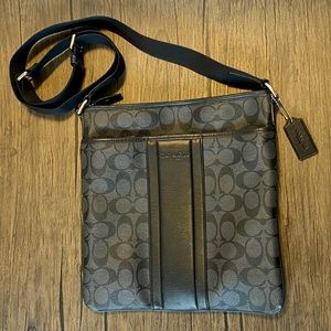 Coach Heritage Signature Small Zip Top Crossbody